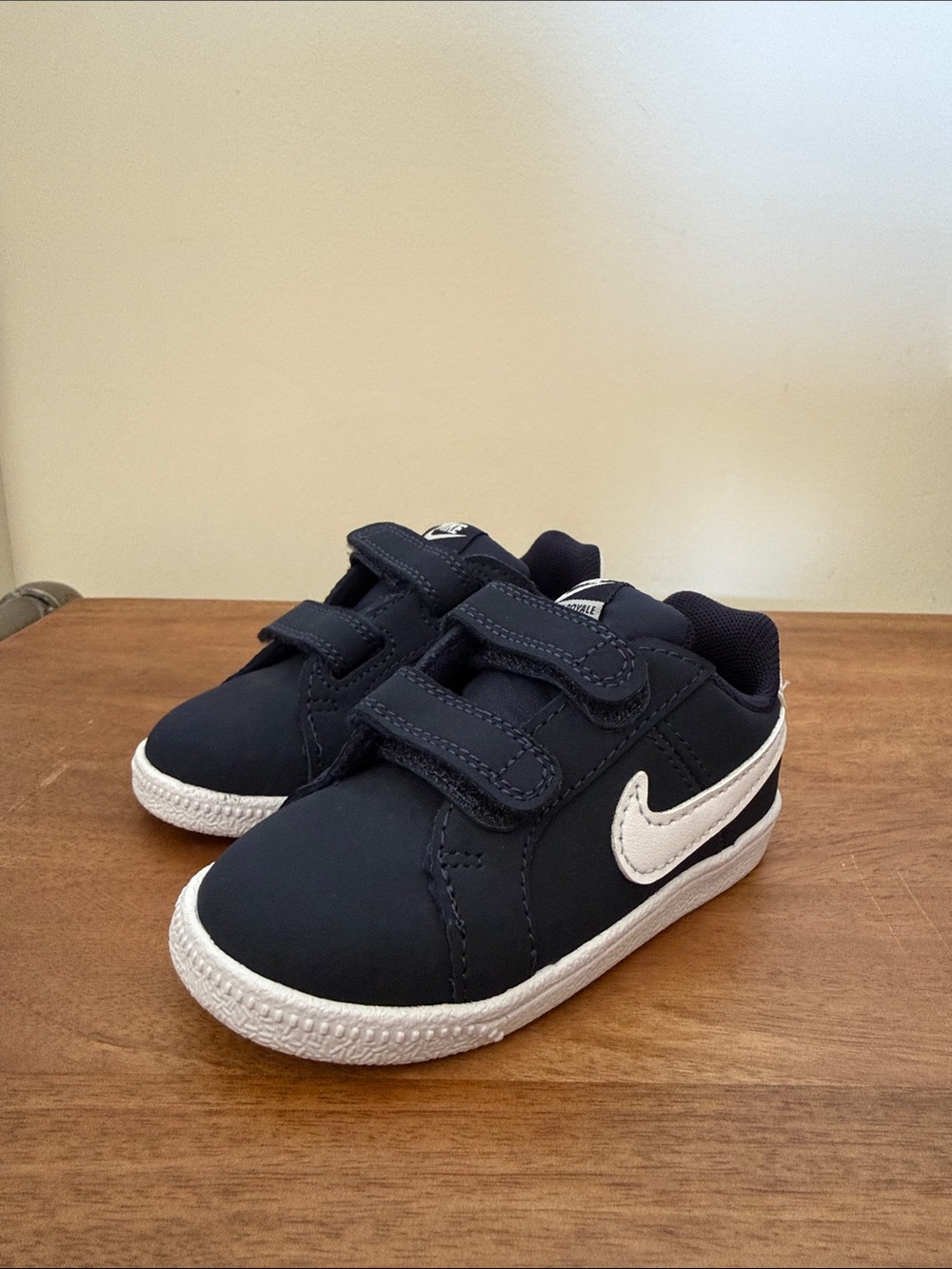 Nike Kids Navy & White Velcro Toddler Sneakers
